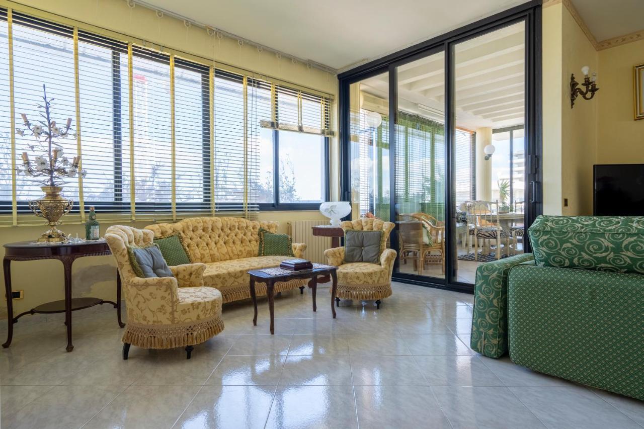 Grazia Attic Apartment With Terrace Trani Extérieur photo